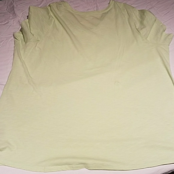 Green top - Picture 2 of 3